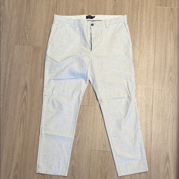 Club Monaco Men's Light Gray Chinos - Picture 1 of 2